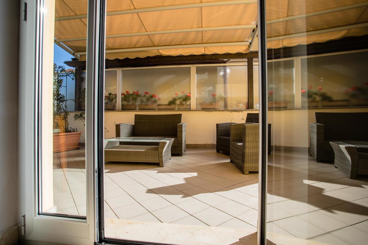 דירות Terrazza Di פינרולו מראה חיצוני תמונה
