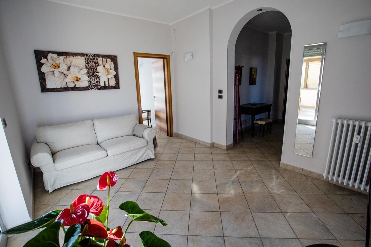 דירות Terrazza Di פינרולו מראה חיצוני תמונה