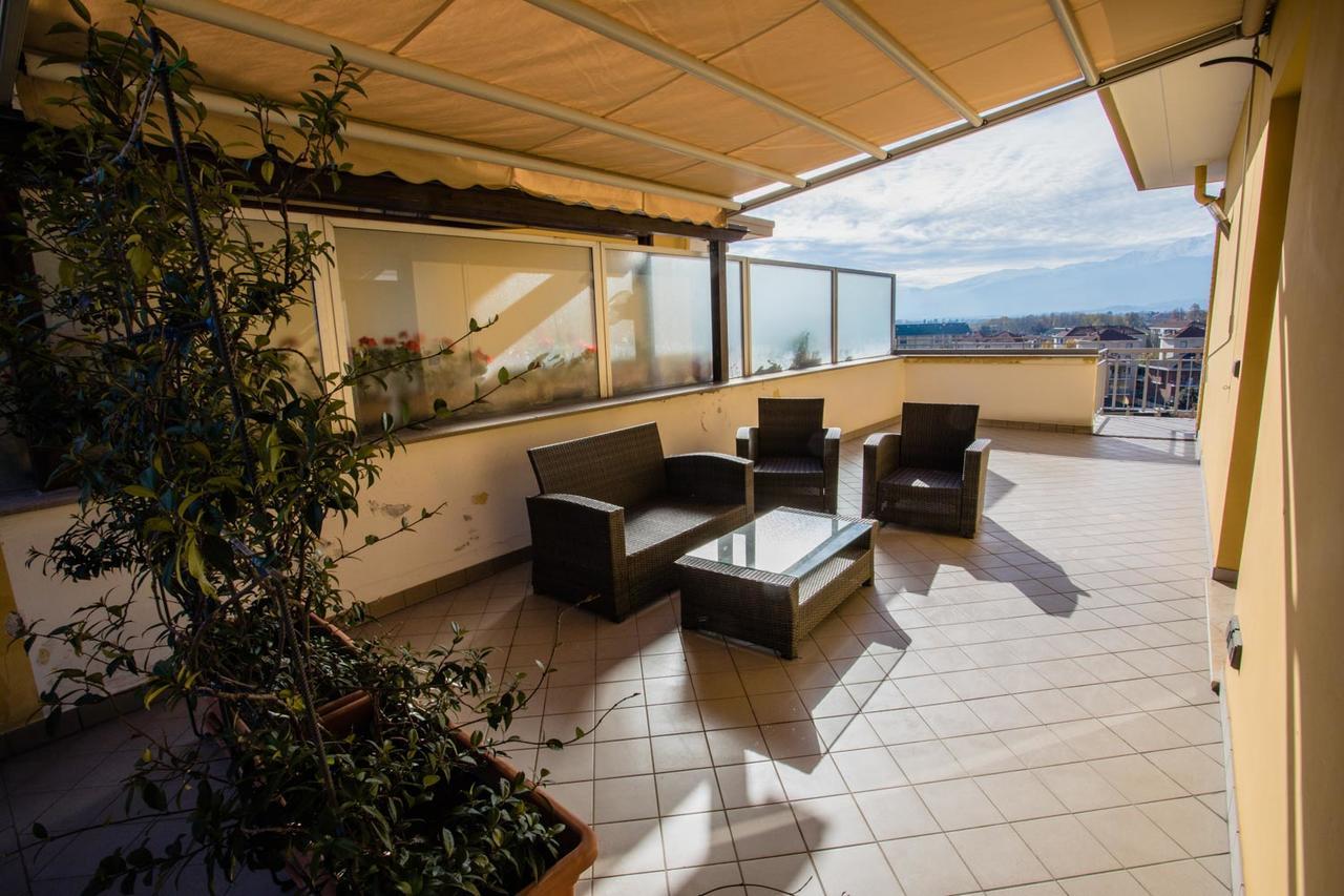 דירות Terrazza Di פינרולו מראה חיצוני תמונה